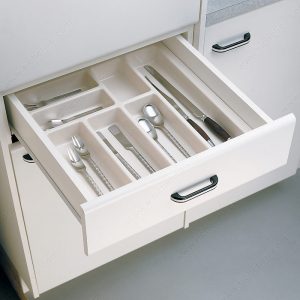 Cutlery divider insert